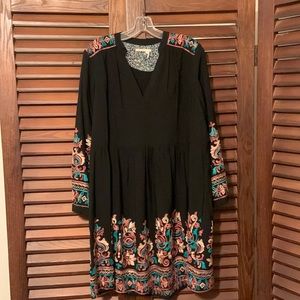Floreat (Anthro) Embroidered VNeck dress with pockets